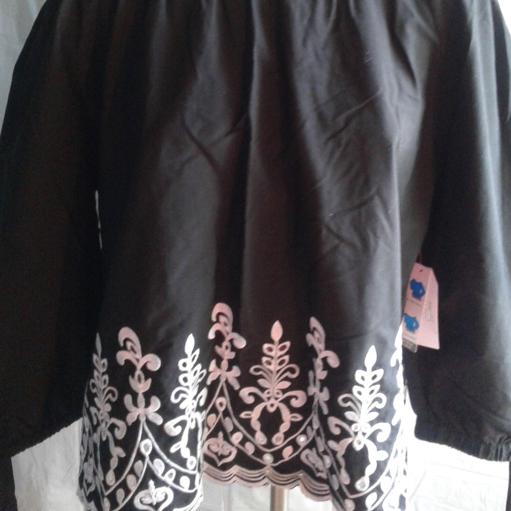 Top - Picture 2 of 2